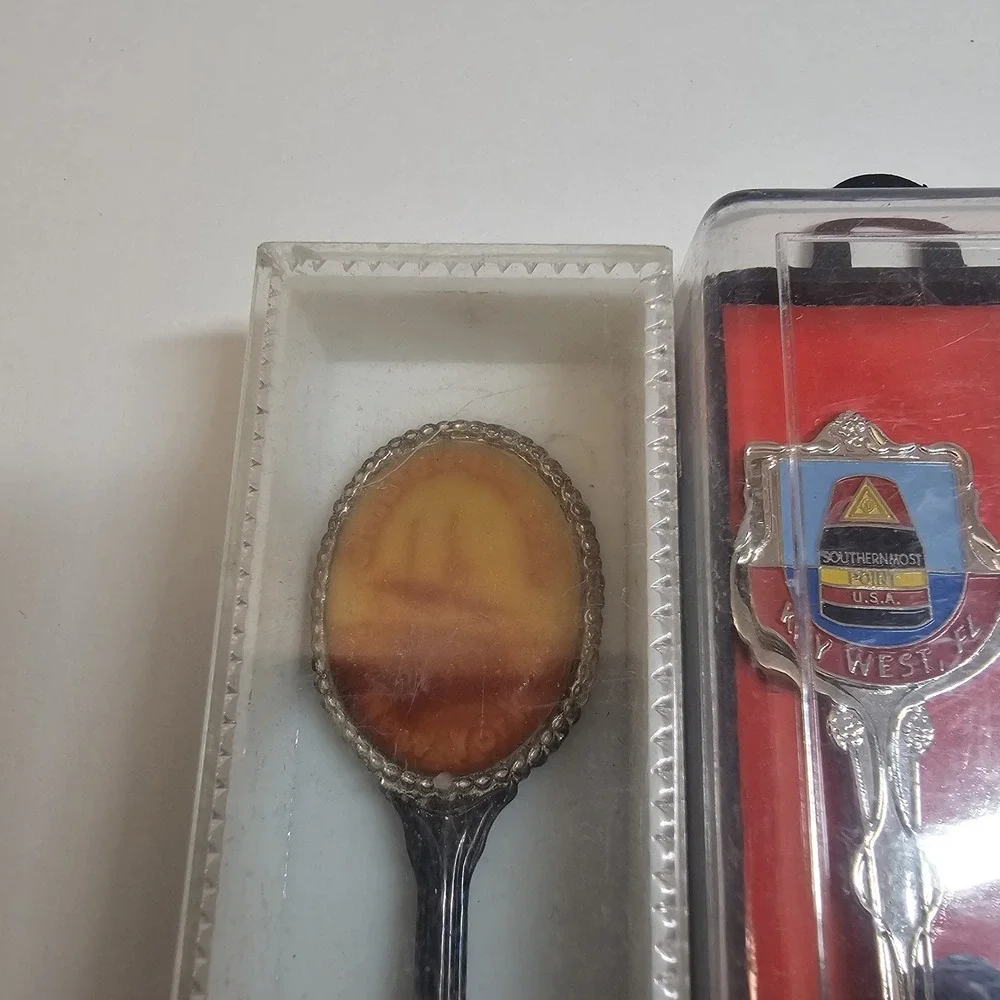 Souvenir Spoon Lot‎ Vintage Florida Canada Key West New York Enamel Collectible
